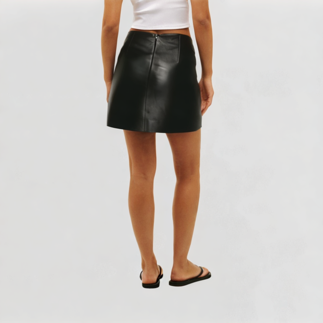 Sexy high-quality women's leather skirt