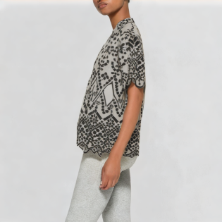 Chic fashion series contrasting color top