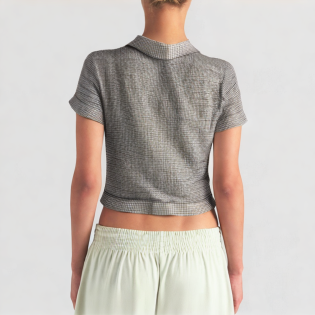 Sweet and fashionable plaid short top