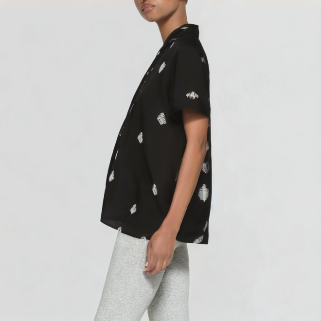 Chic fashion series contrast embroidery shirt