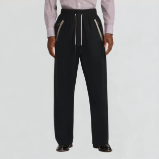 Casual pants with zipper pocket