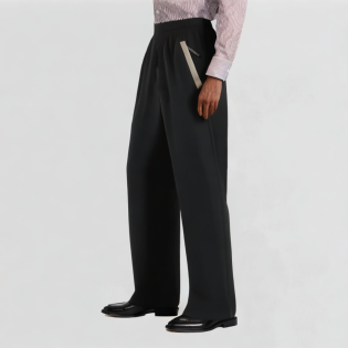 Casual pants with zipper pocket